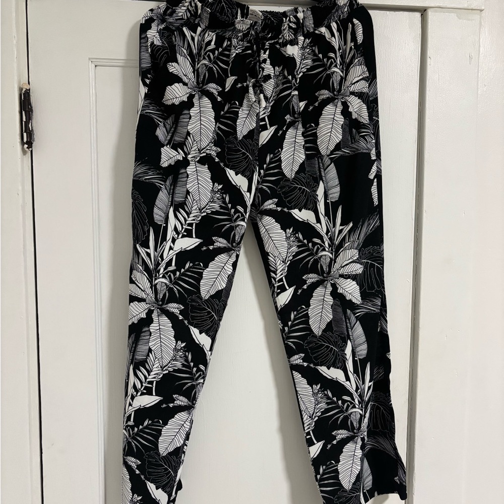 NWOT Black and White Leaf Print Women's Straight Leg Pants